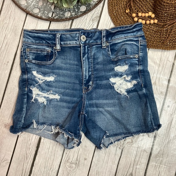 American Eagle Distressed High Rise Shortie - Picture 2 of 8
